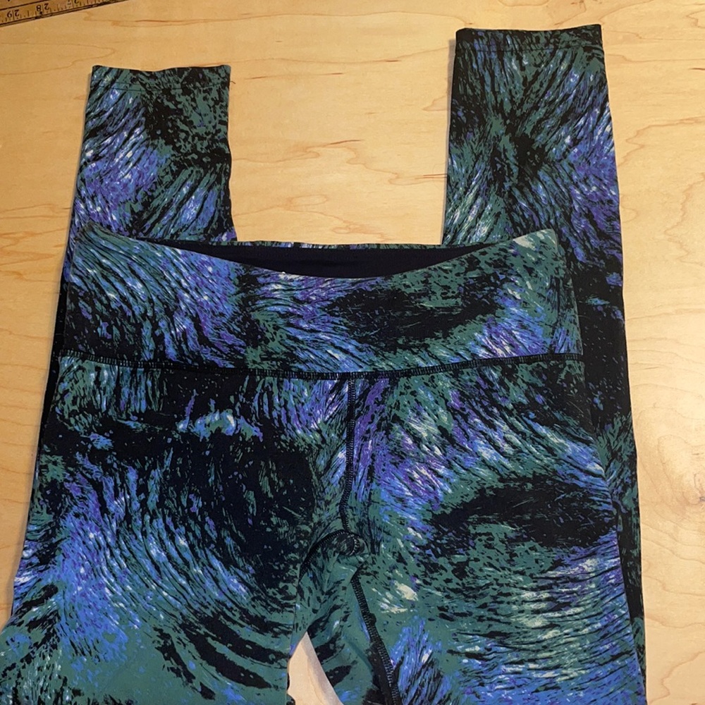TUFF ATHLETICS MEDIUM SIZE WOMENS YOGA LEGGINGS WORE 3 TIMES GOOD CONDITION
